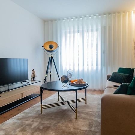 Stunning Apartment W/ Free Parking By Lovelystay Porto Zewnętrze zdjęcie