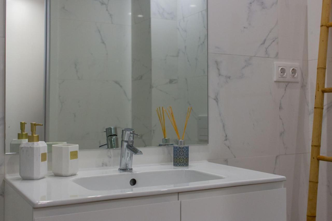 Stunning Apartment W/ Free Parking By Lovelystay Porto Zewnętrze zdjęcie